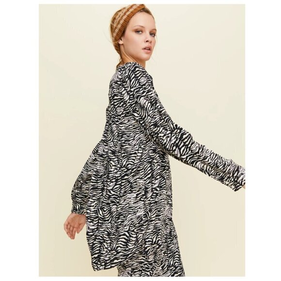 Zebra Print blouse - Picture 3 of 10